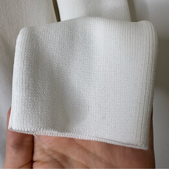 Gianni Bini White Ribbed V-Neck Sweater size L - Picture 6 of 7